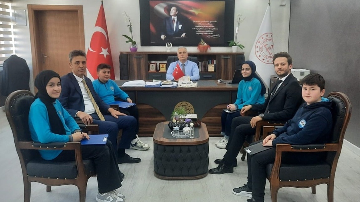 Okul dergisi çalışmalarımız kapsamında ilk olarak İlçe Milli Eğitim Müdürlüğümüzde  röportajımızı gerçekleştirdik. 