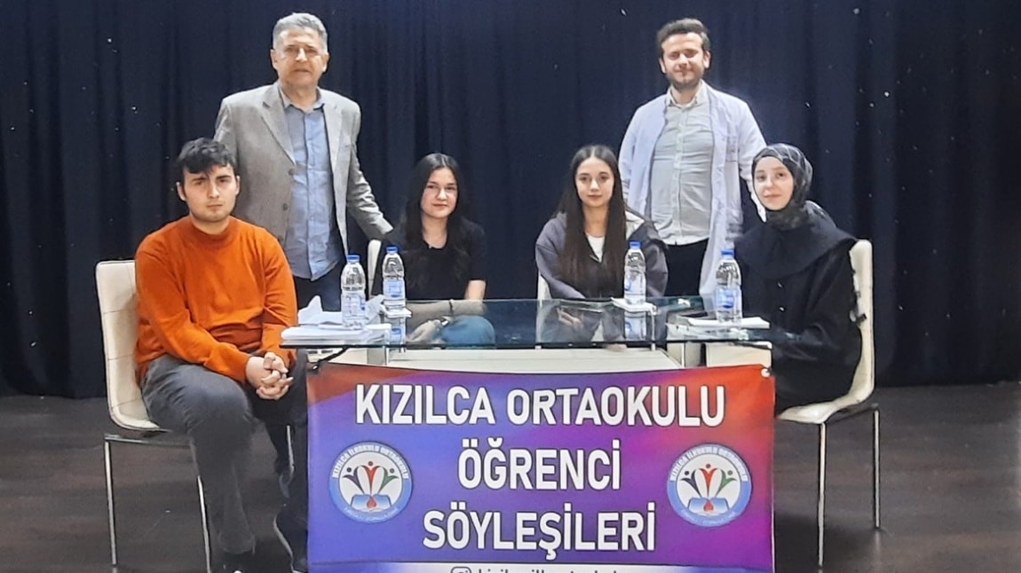Mezun öğrencilerimizle okulumuzda söyleşi gerçekleştirdik.