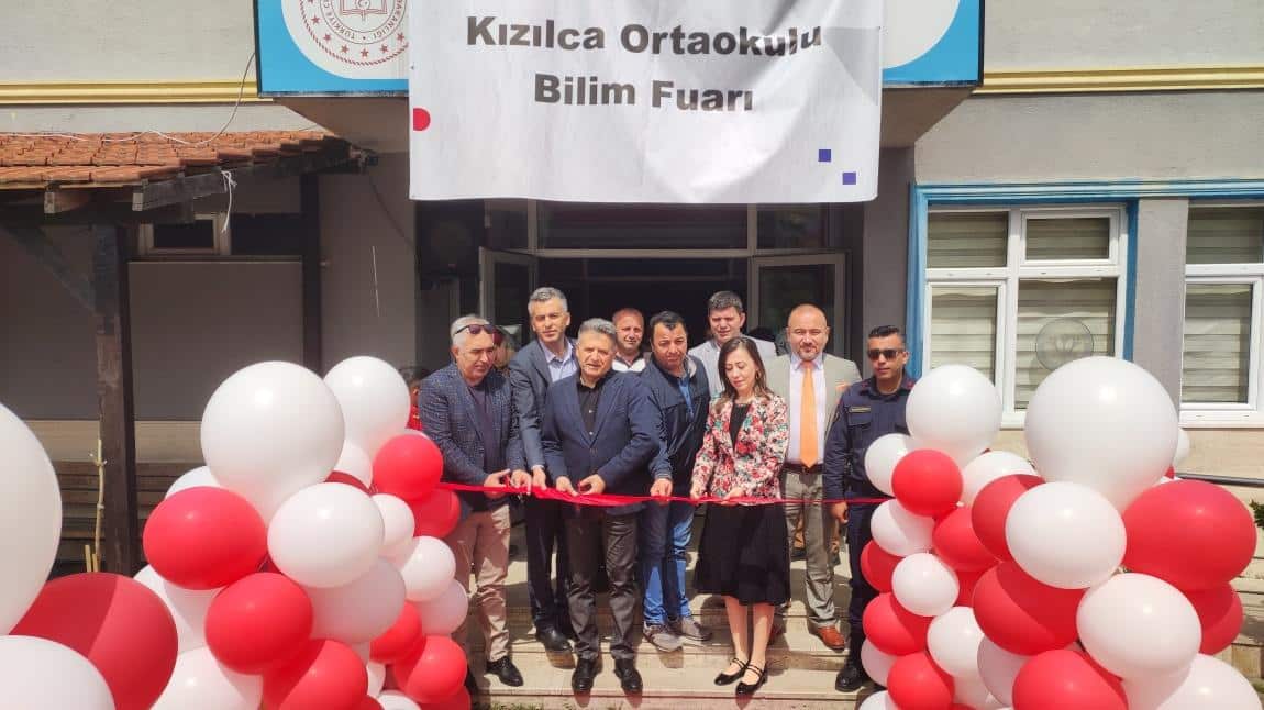 Okulumuzda 4006 TÜBİTAK bilim fuarı düzenlendi.